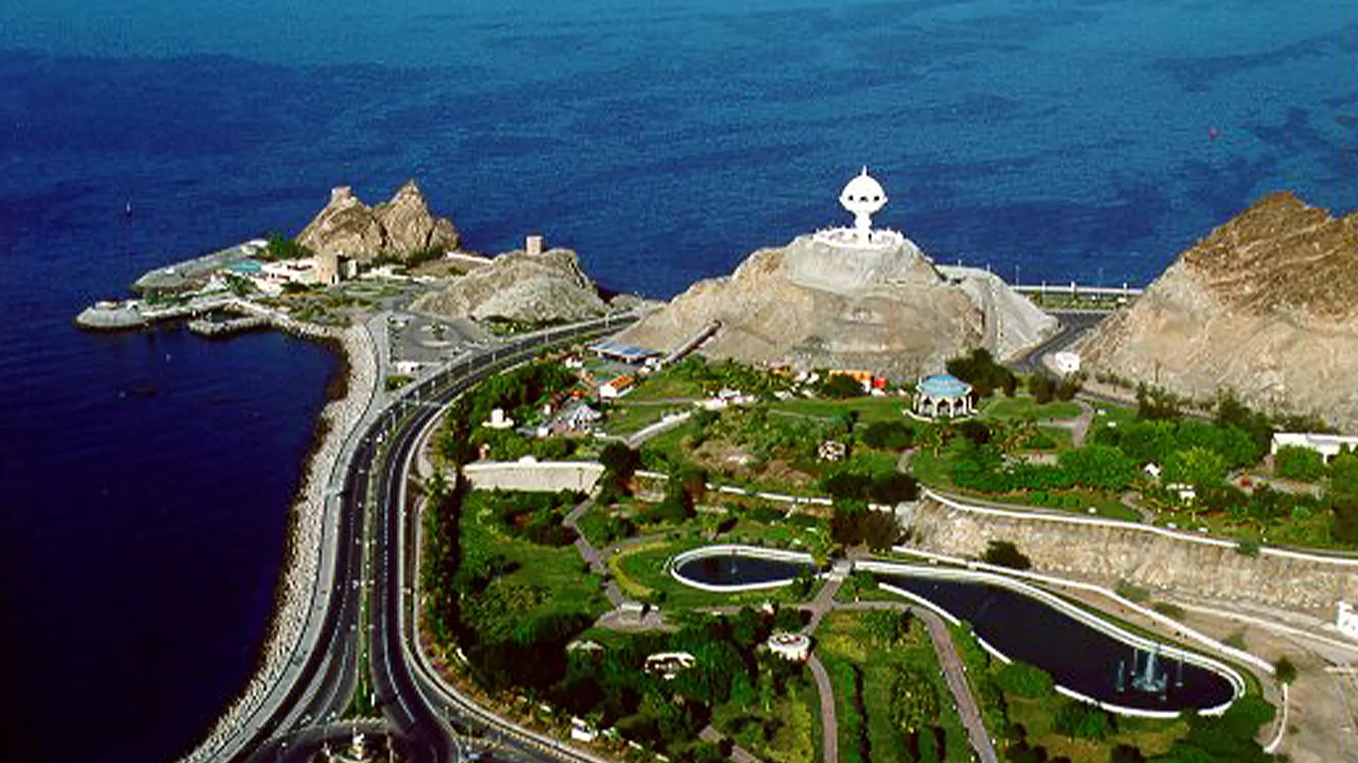 شحن من الشارقة الى مسقط مع السيف العربي